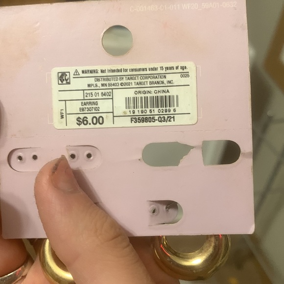 earrings - Picture 2 of 3